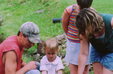 
                    David Lewis with his three daughters, Kayla and Morgan and Kelsie.
                                            (Samantha Lewis)
                                        