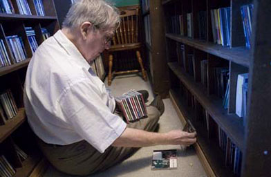 
                    He gets ready for one of his last shows before going off the air.
                                            (Sarah Mercier)
                                        