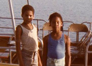 
                    Marcia Bryant (right) and her brother Scott.
                                            (Marcia Bryant)
                                        