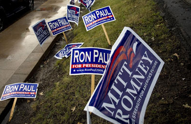 
                    Campaign signs in the Iowa mud.
                                            (David Lienemann / Getty Images)
                                        