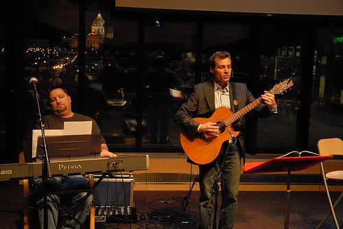 
                    Jeff Horwich, the host of the Minnesota Public Radio Show "In The Loop."
                                            (--)
                                        