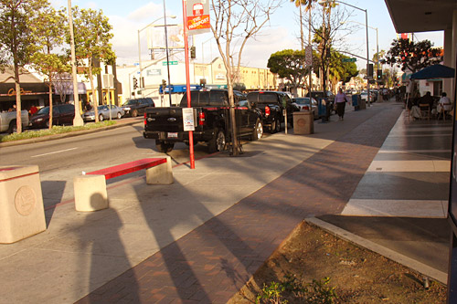 
                    Simmons picked Belmont Shore, a village-like community next to Long Beach, as the location for the Free Conversation Booth because he says he likes the mix of people it attracts.
                                            (Ekene Okobi)
                                        