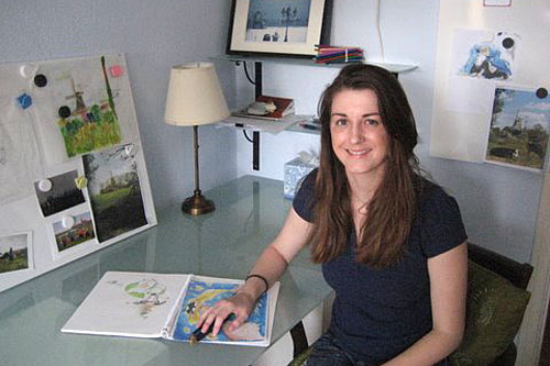 
                    Cool tones and muted hues dominate Saskia Smith's office environment.
                                            (Peer Gopfrich)
                                        