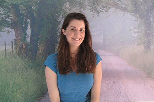 
                    This cool, misty mural helps keep Saskia Smith's mind off the heat
                                            (Peer Gopfrich)
                                        