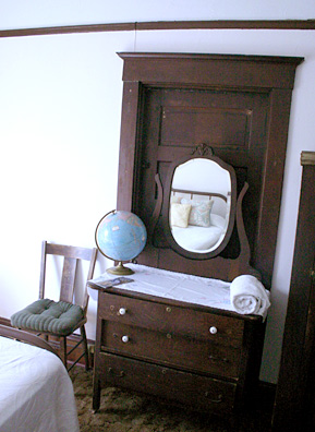 
                    Another Panama hotel room. All of the furniture is original.
                                            (David Weinberg)
                                        