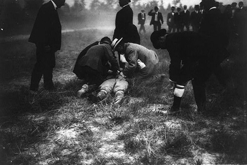 
                    Doctors begin assessing Selfridge's injuries.
                                            (Library of Congress)
                                        