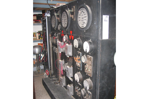 
                    An ominous-looking panel with dire meters and levels - but don't worry, it's just a mock-up.
                                            (Claes Andreasson)
                                        