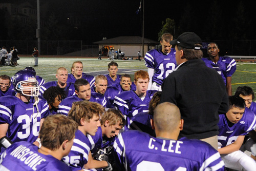 
                    Post-game huddle.
                                            (Pat Krausgrill/Piedmont Post)
                                        