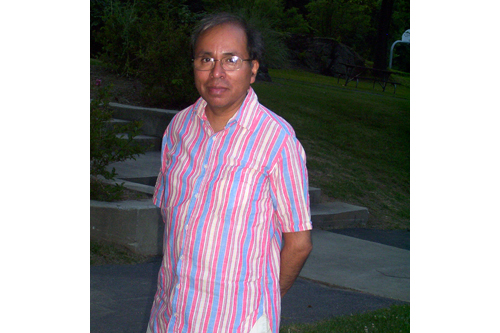 
                    When Saulius Paukstys went to the U.S. Embassy in Vilnius, he ran into Carlos Aranaga, a State Department cultural attache. Aranaga suggested they send the bust to Zappa's birthplace, Baltimore. Aranaga, a Zappa fan, grew up in Baltimore, and a Zappa relative ran his neighborhood deli.
                                            (Lawrence Lanahan)
                                        