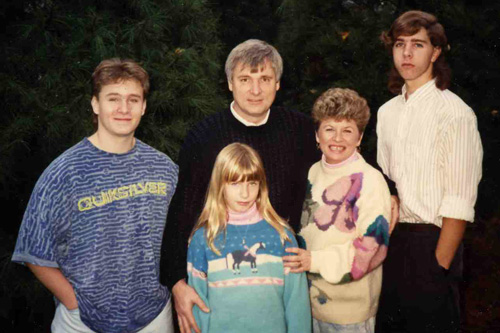 
                    Rob and Scott with their family, the year of the fight.
                                            (Courtesy Rob McGinley Myers)
                                        