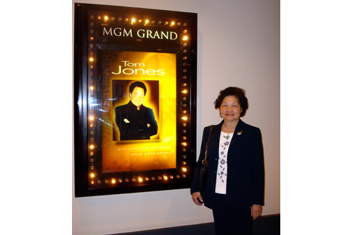 Regina Mok poses outside the Hollywood Theater in Las Vegas. Wendy and Charlie treated her to a concert by Tom Jones, her longtime favorite singer.
(Courtesy Charlie Schroeder)